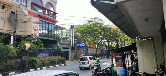 Ruko di Jl. Sukajadi Bandung (persis sebrang Mall PVJ)